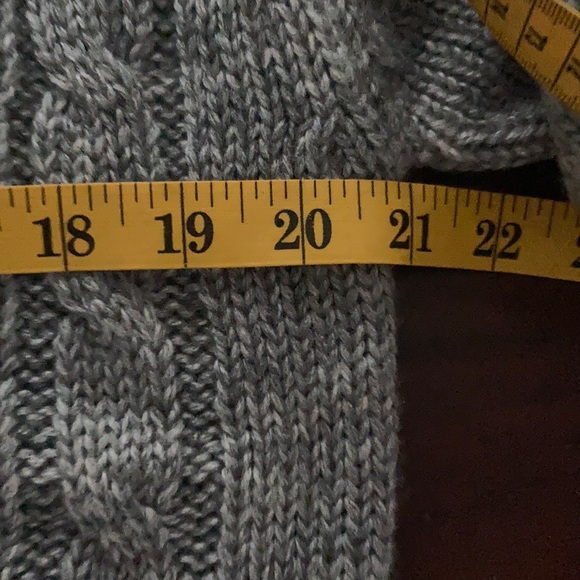 STYLE ALERT!!!!!!!!Vintage Laurentien cable knit sweater - Picture 9 of 10